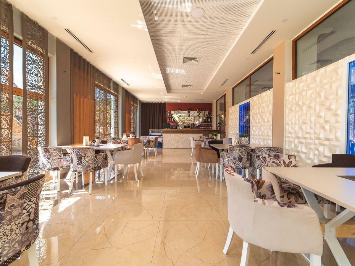 Hotel Royal Garden Nikšić 외부 사진